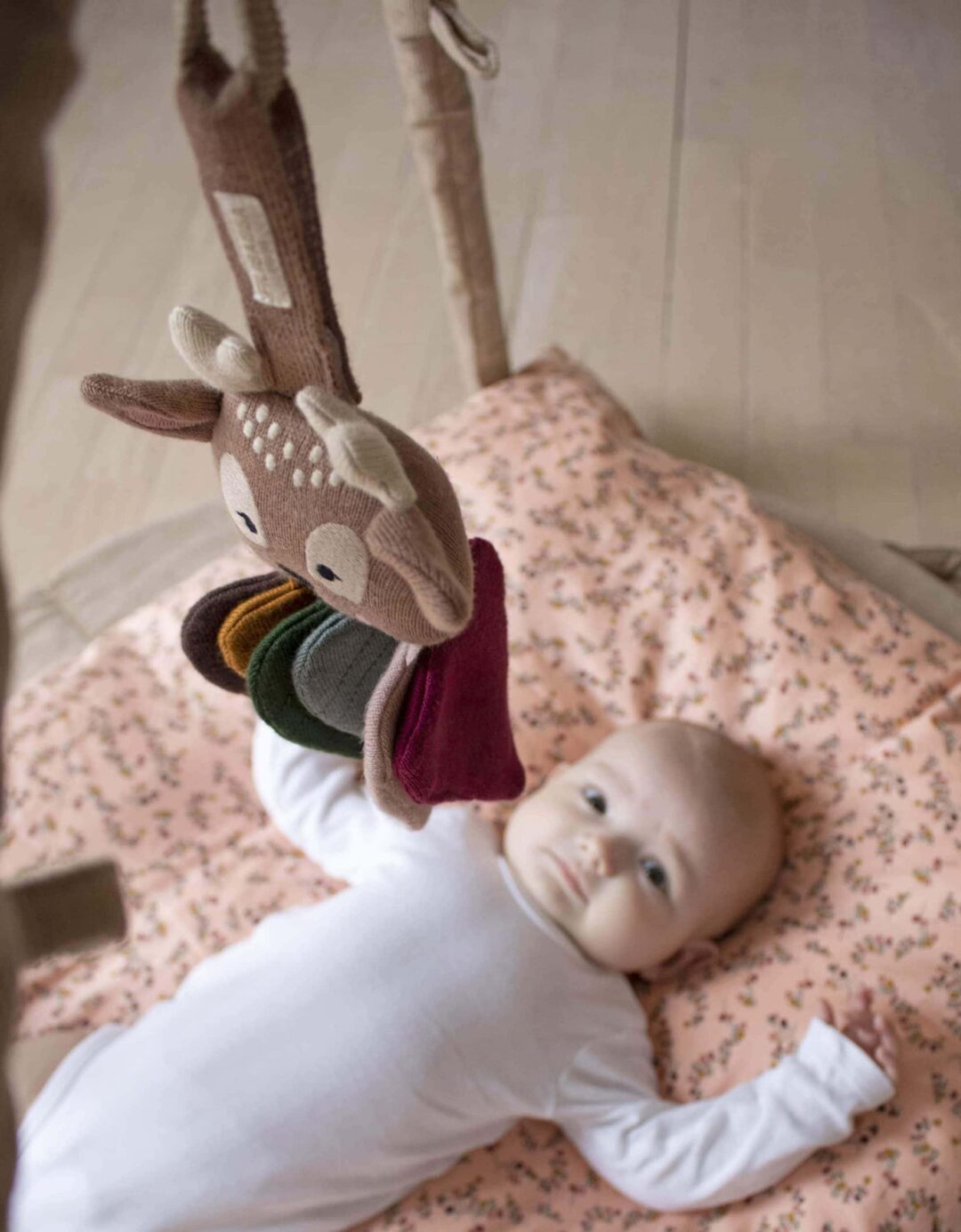 Rehkitz Anhänger für Babyschale und Kinderwagen – Bild 4